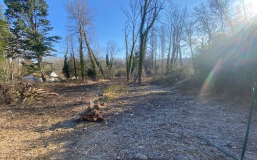 Vends Terrain Constructible à Mereville/saclas