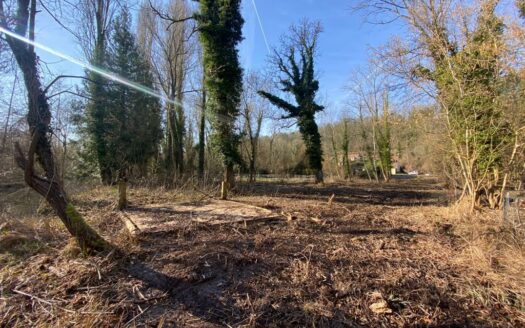 Vends Terrain Constructible à Mereville/saclas