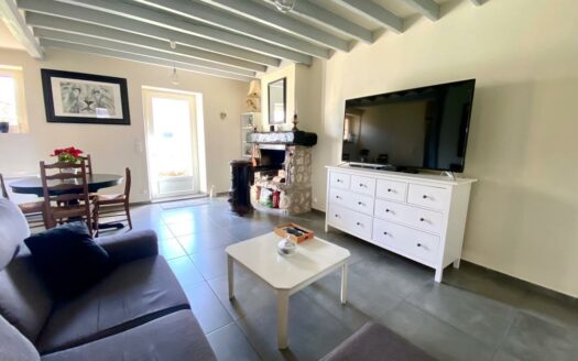 Maison Entièrement Rénovée à 15 Min D’angerville