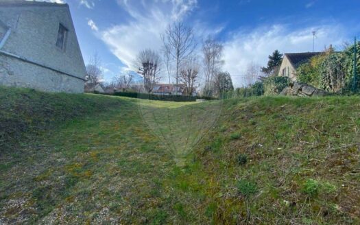 Terrain à Vendre A 8 Km D’etampes