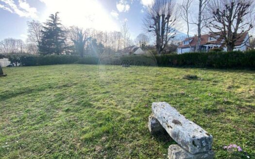 Terrain à Vendre A 8 Km D’etampes