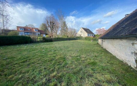 Terrain à Vendre A 8 Km D’etampes