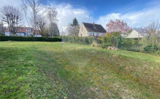 Terrain à Vendre A 8 Km D’etampes