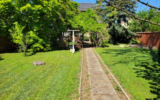 Maison En Pierres Meulieres